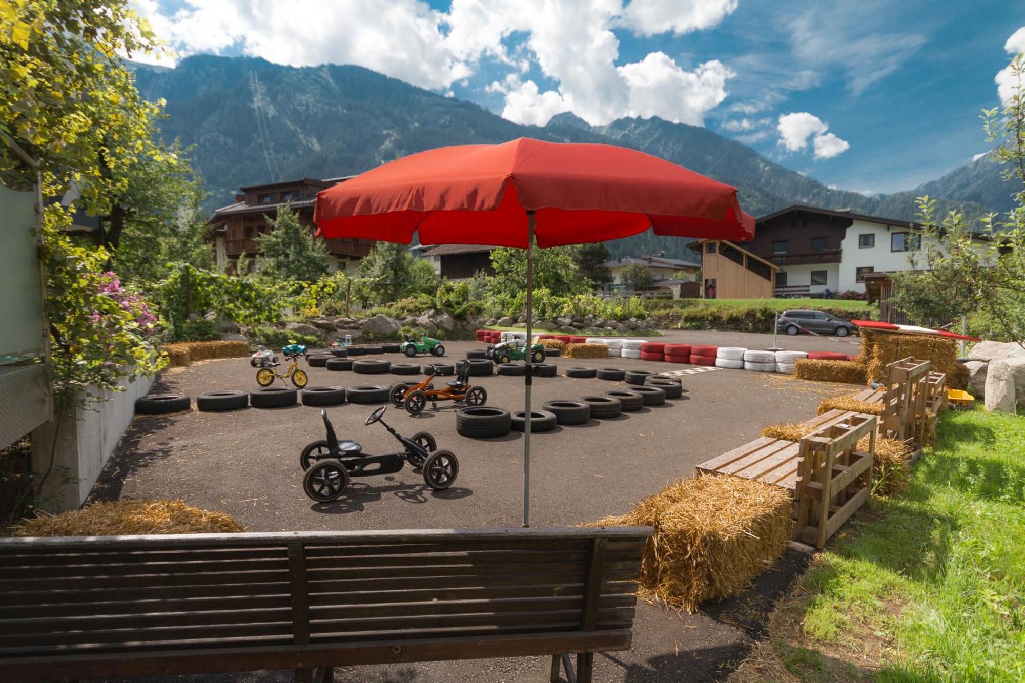 Apart Central - Premium Mountain&Garden Майерхофен Екстериор снимка